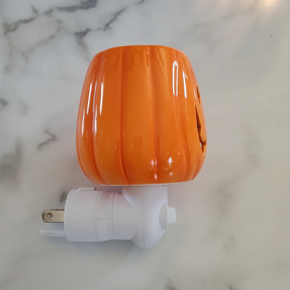 Cut it Out Scentsy Plugin Mini Warmer Pumpkin